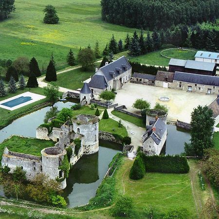 Le Vieux Chateau De Hommes Exterior photo