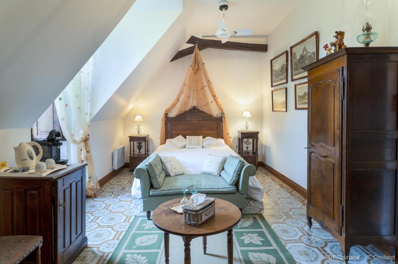 Le Vieux Chateau De Hommes Exterior photo